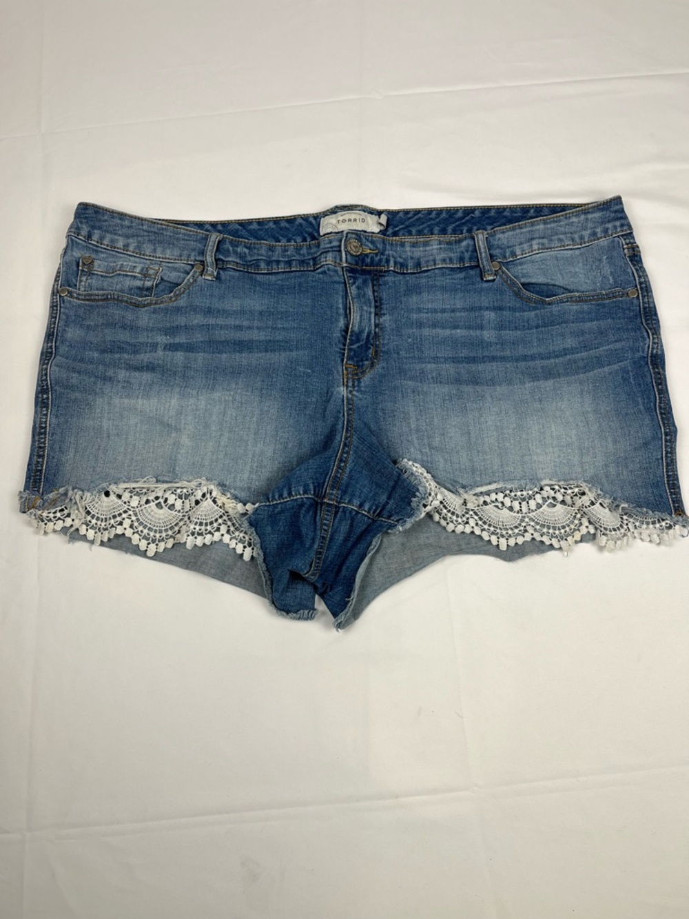Torrid Denim Shorts Size 26 Plus Lace Trim Stretch Blue Jean Shorts
